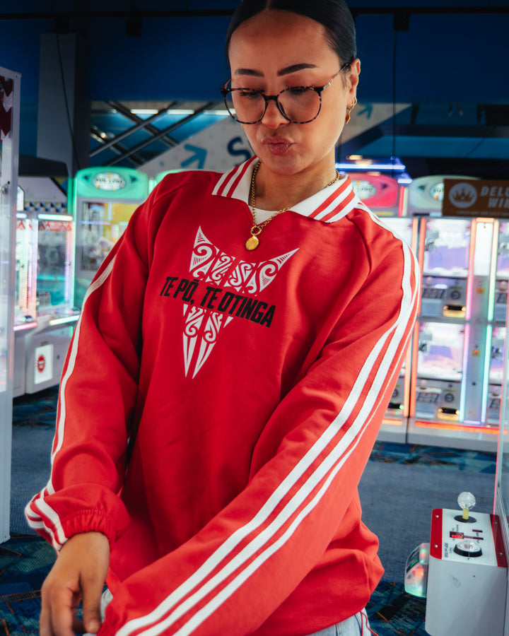 Te Pō, Te Otinga Striped Collar Sweatshirt